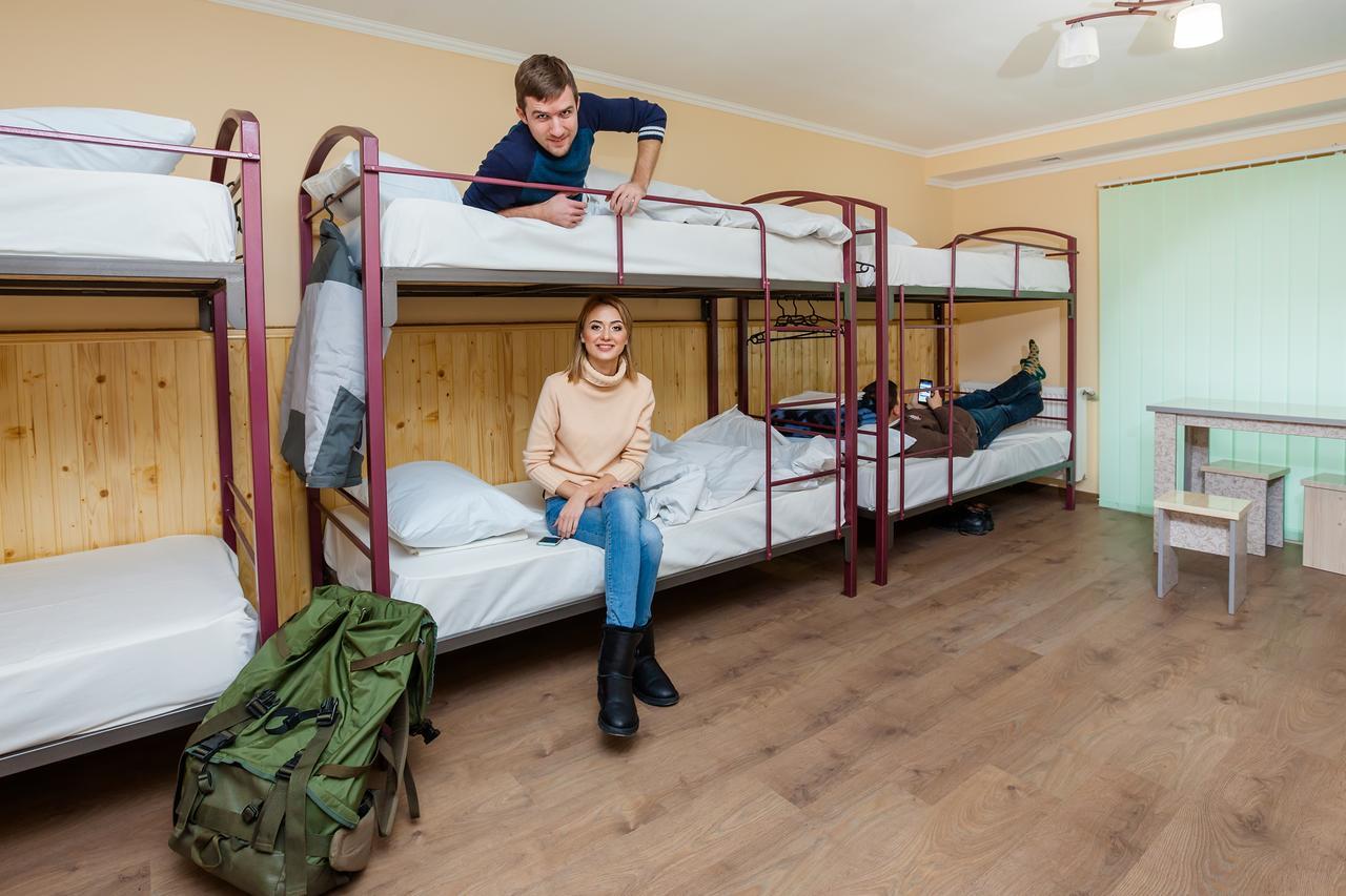 Tsentralnyi Hostel Івано-Франківськ Екстер'єр фото