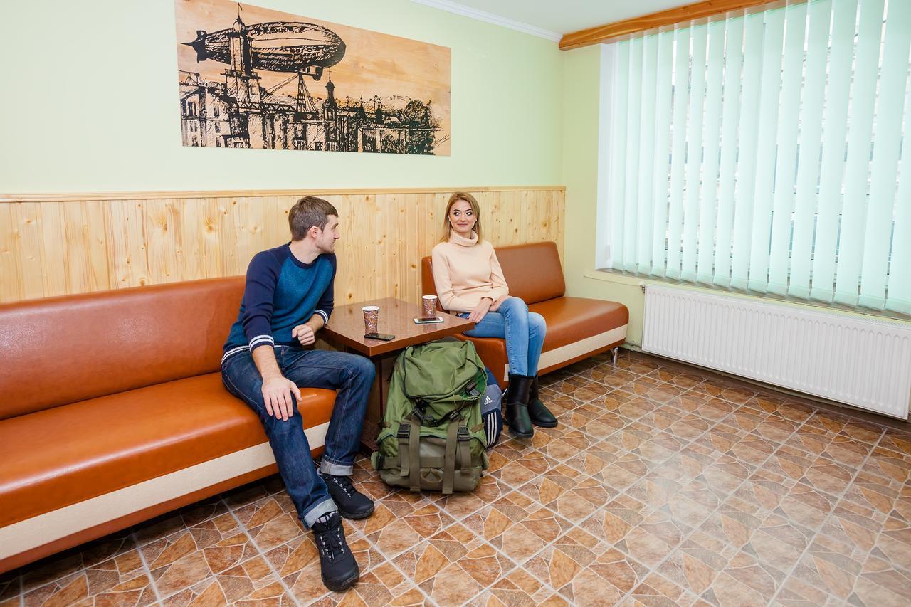 Tsentralnyi Hostel Івано-Франківськ Екстер'єр фото